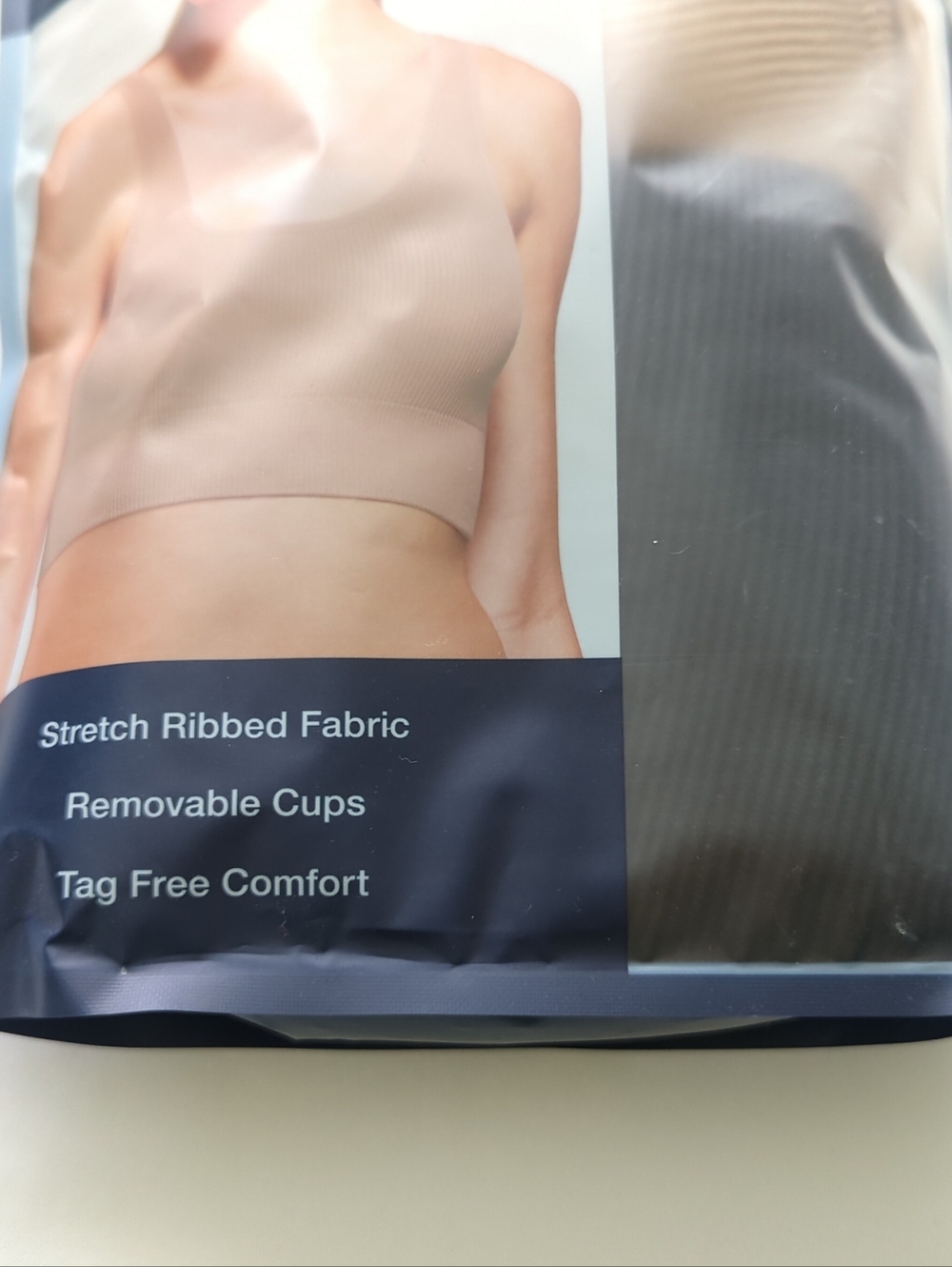 Gap Body Seamless Comfort Bras Removable Cups 2 Pack  Black & Nude Size M NWT - Picture 2 of 6
